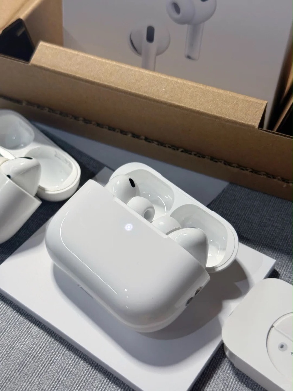 Wireless In-Ear Earbuds with Charging Case - White